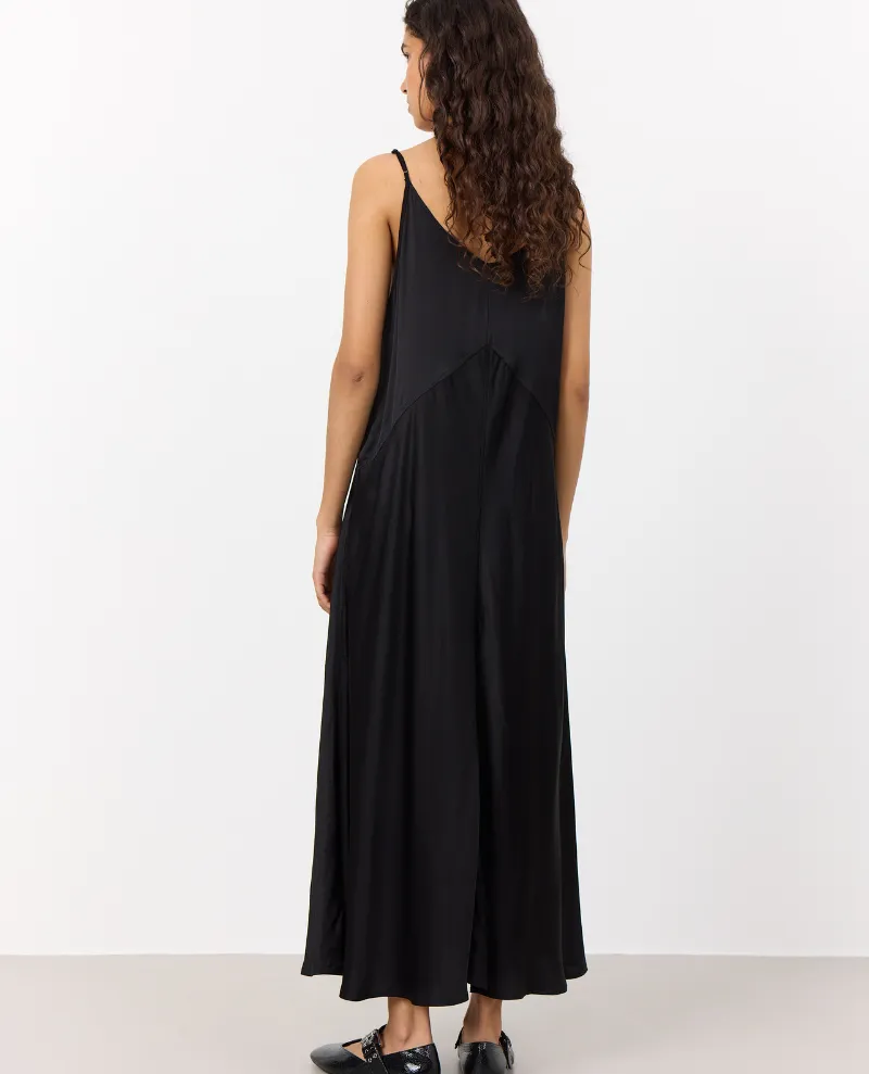 Levete Room Estel Black Slip Dress